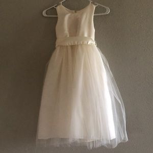 Youth Girls size 6 ivory dress. New.